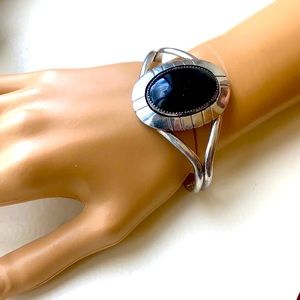 Vintage E Yazzie Navajo Sterling silver Onyx  cuff bracelet